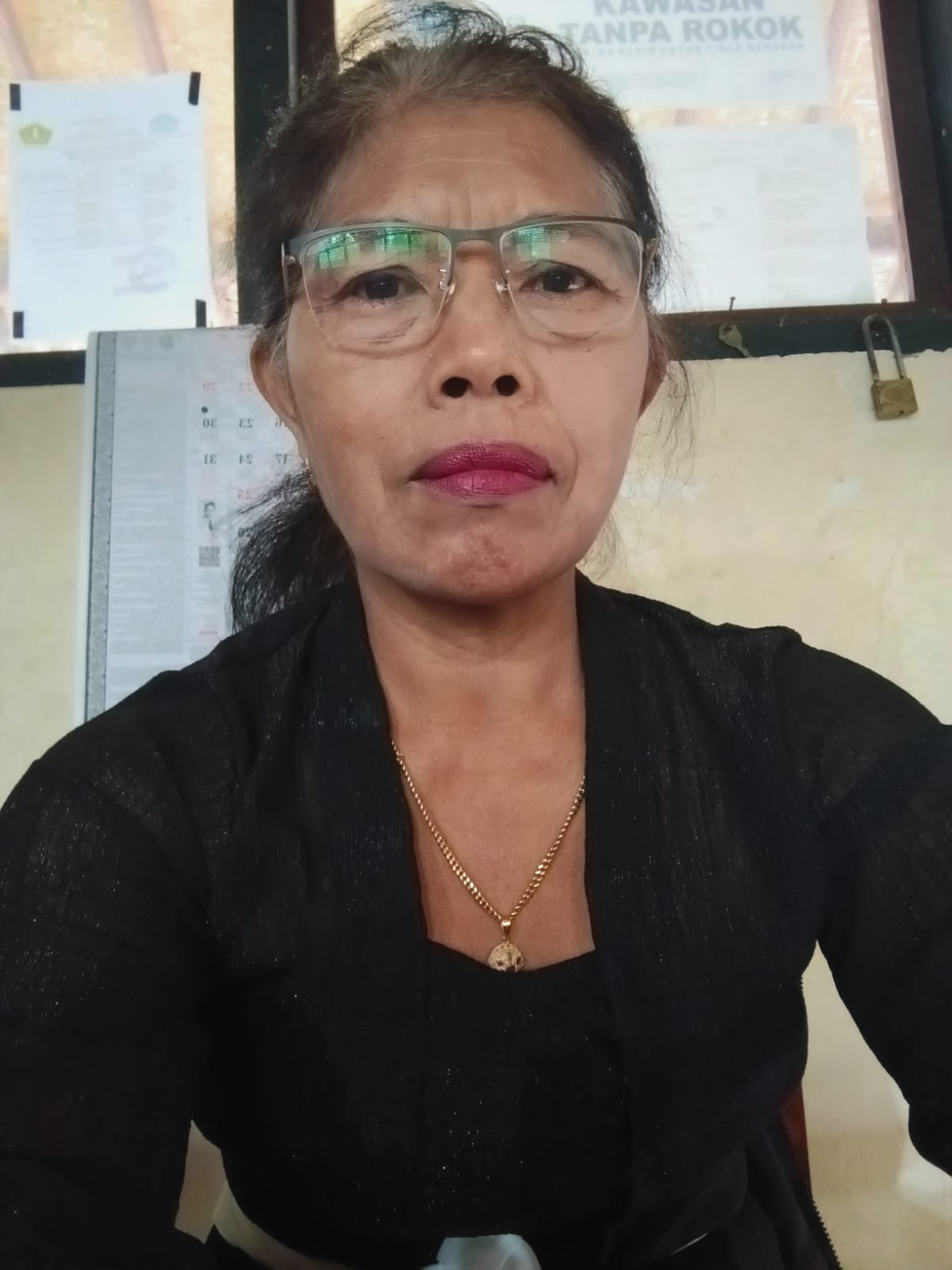 <center>Kepala Sekolah<br>Ni Nyoman Marsi, S.Pd.SD</center>